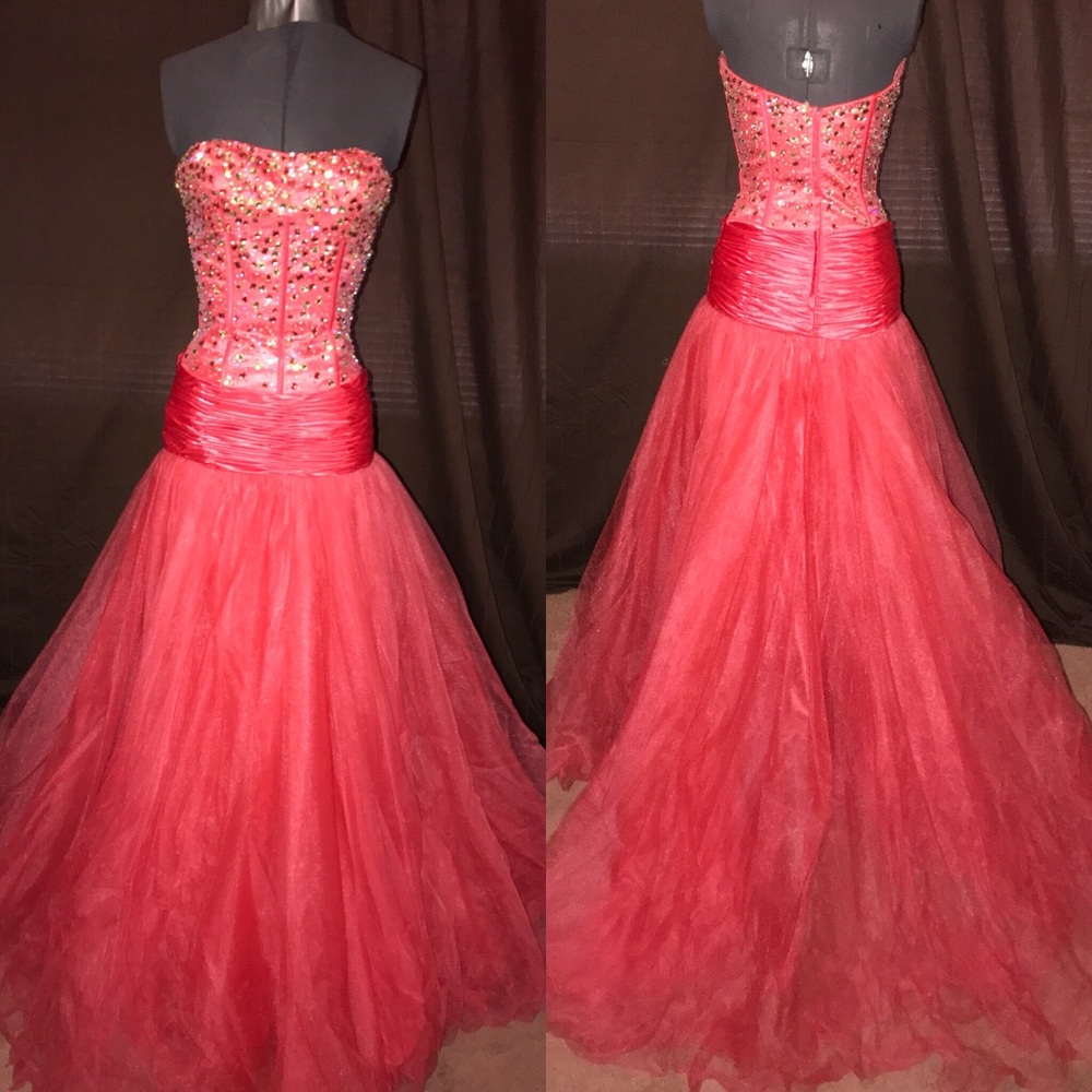 Pink/Salmon Sherri hill prom/pageant gown